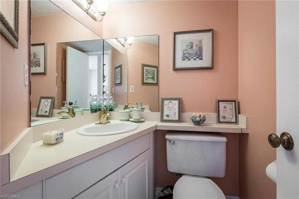 TOWN HOUSE SQUARE - Residential