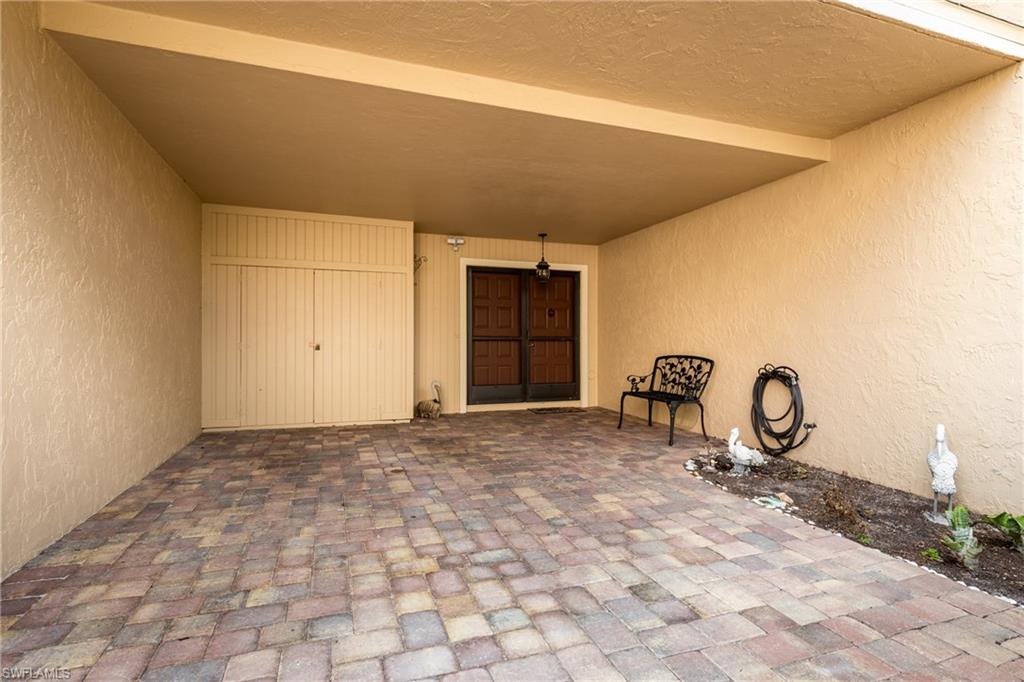 TOWN HOUSE SQUARE - Residential