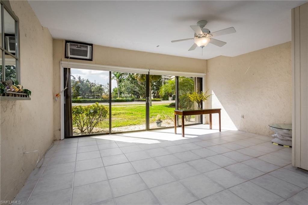 TOWN HOUSE SQUARE - Residential