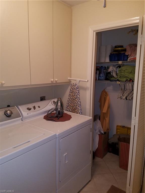 FOX HOLLOW - Residential