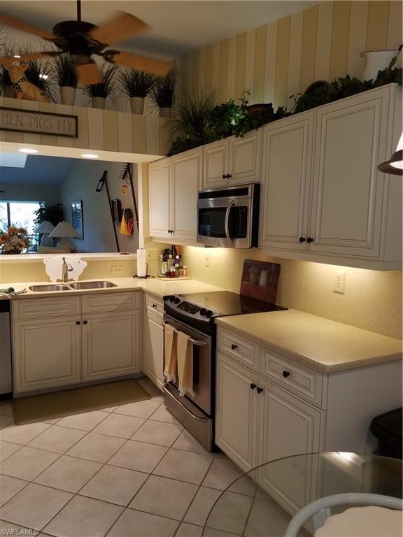 FOX HOLLOW - Residential