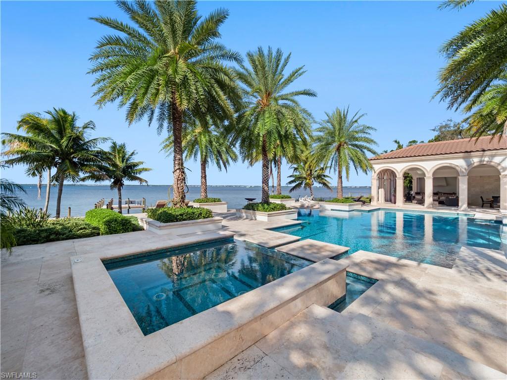 PALM GARDENS - Residential