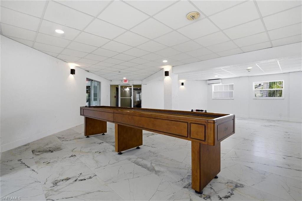 WINDSOR WEST - Residential