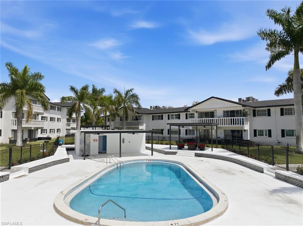 WINDSOR WEST - Residential