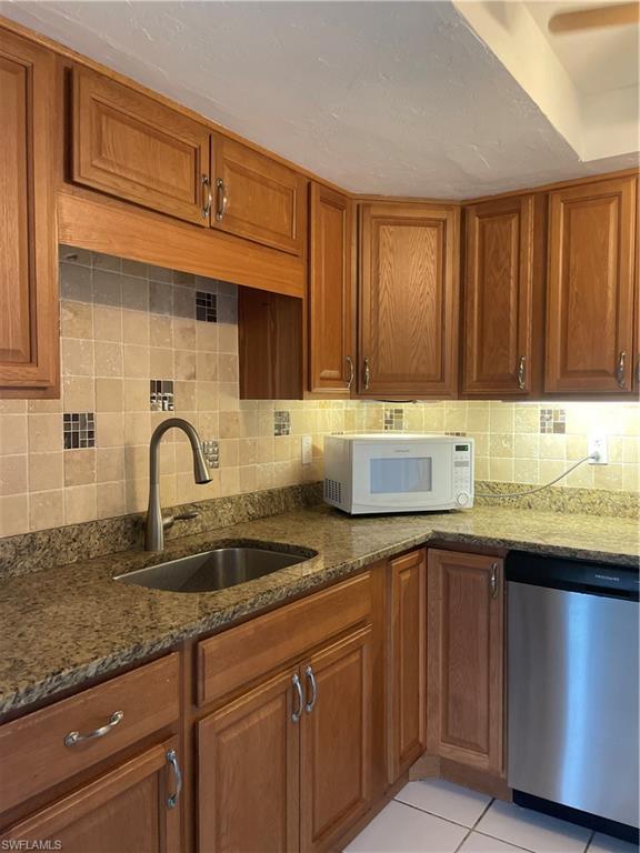 WINDSOR WEST - Residential