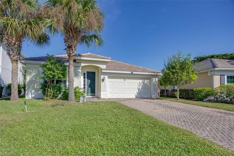 2461 Sutherland CT CAPE CORAL FL 33991