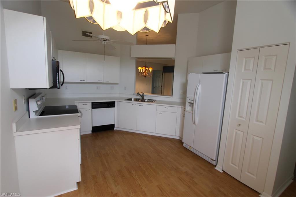 LAKESIDE GARDENS - Residential Lease