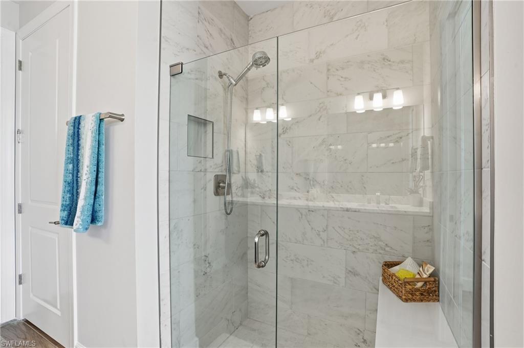 ESPLANADE LAKE CLUB - Residential