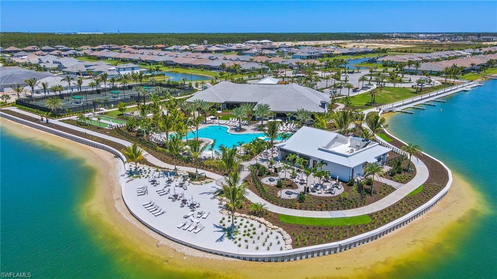 ESPLANADE LAKE CLUB - Residential