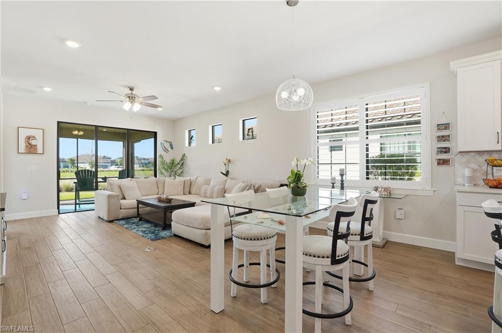 ESPLANADE LAKE CLUB - Residential