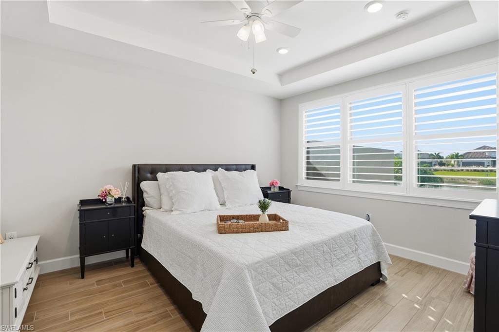 ESPLANADE LAKE CLUB - Residential