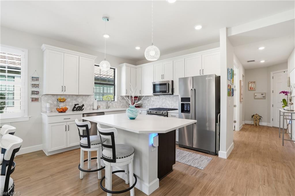 ESPLANADE LAKE CLUB - Residential