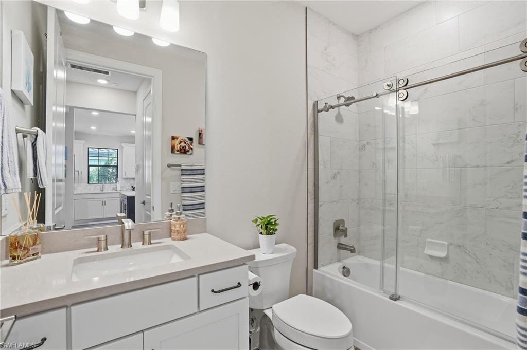 ESPLANADE LAKE CLUB - Residential