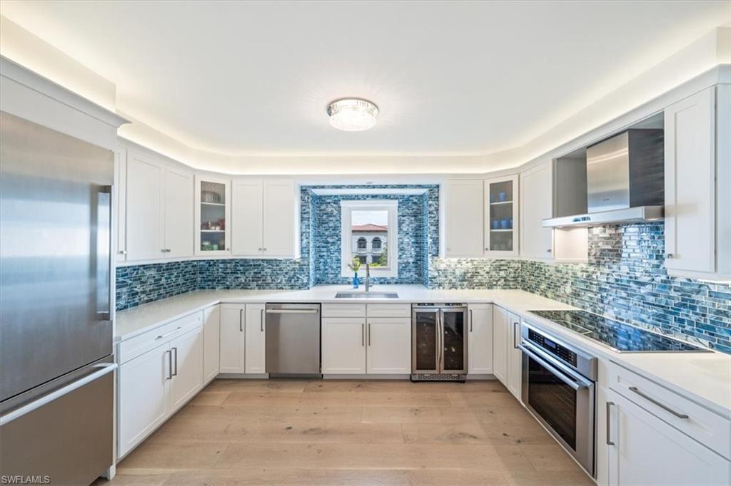 ESMERALDA ON EIGHTH - Residential