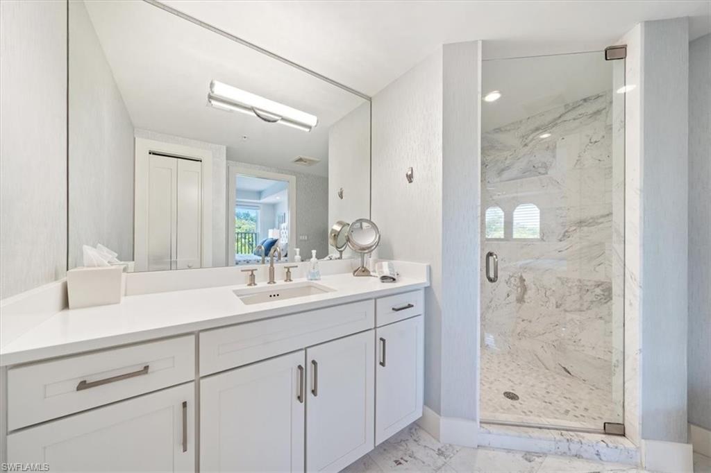 ESMERALDA ON EIGHTH - Residential