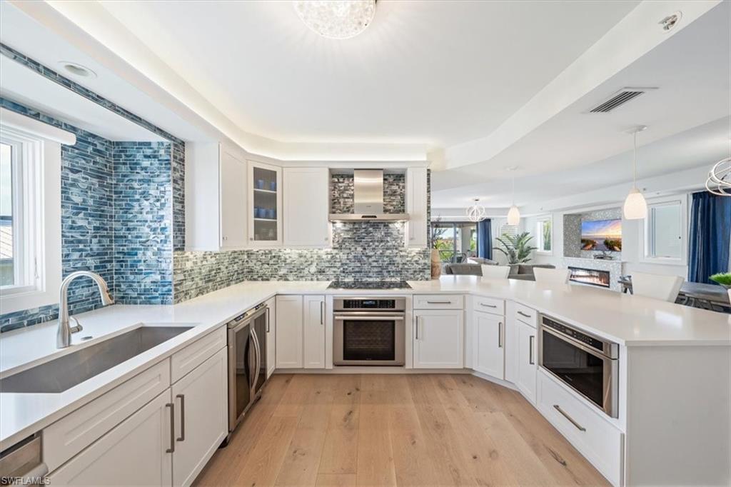 ESMERALDA ON EIGHTH - Residential