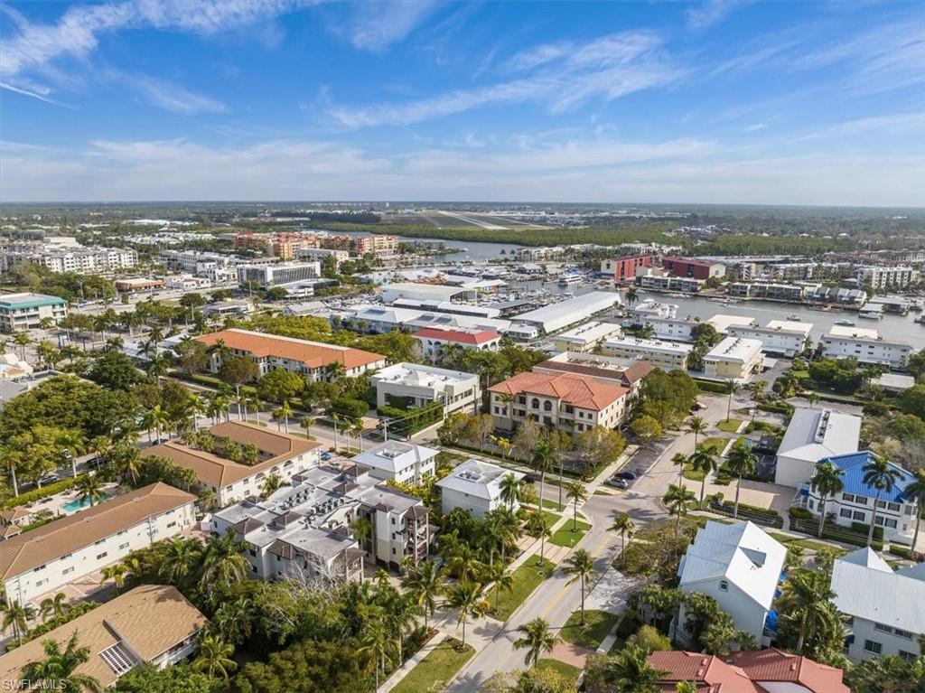 ESMERALDA ON EIGHTH - Residential