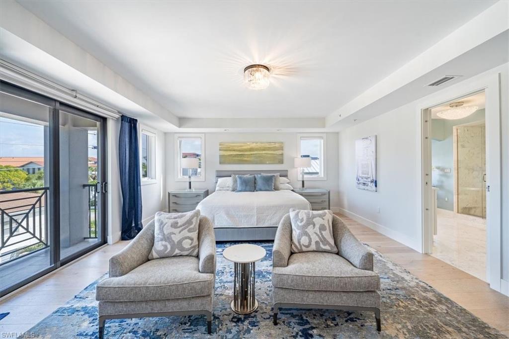 ESMERALDA ON EIGHTH - Residential