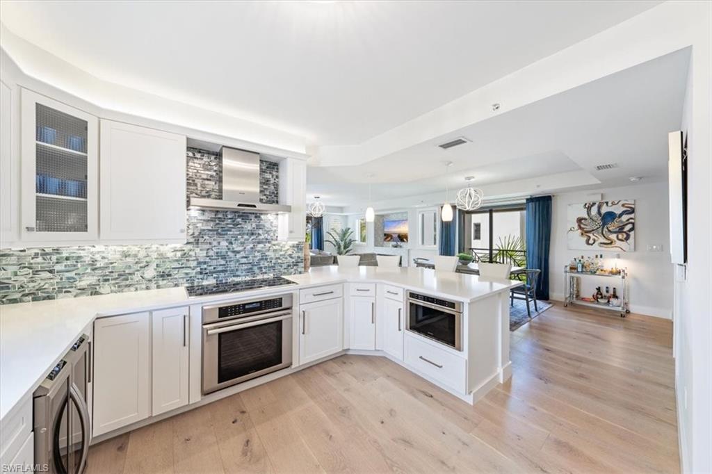 ESMERALDA ON EIGHTH - Residential