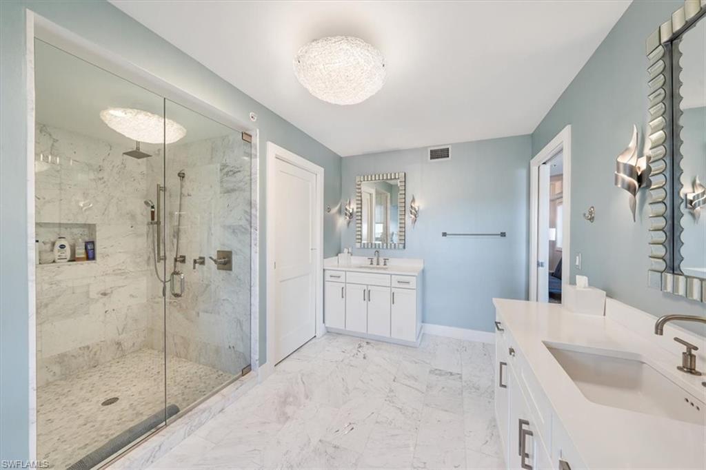 ESMERALDA ON EIGHTH - Residential