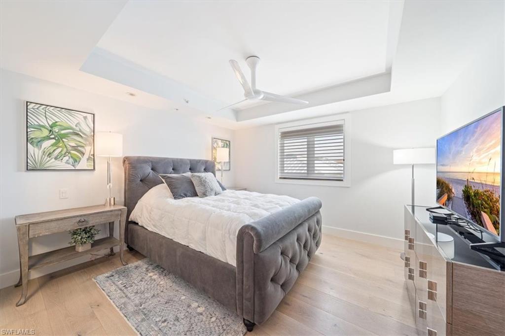 ESMERALDA ON EIGHTH - Residential