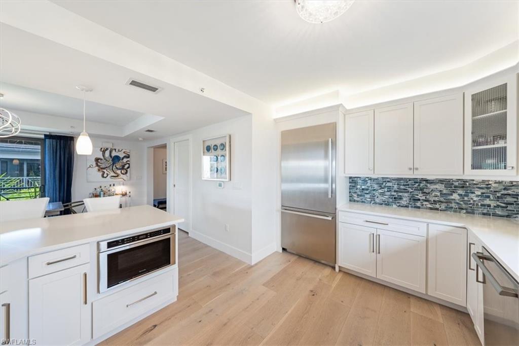 ESMERALDA ON EIGHTH - Residential