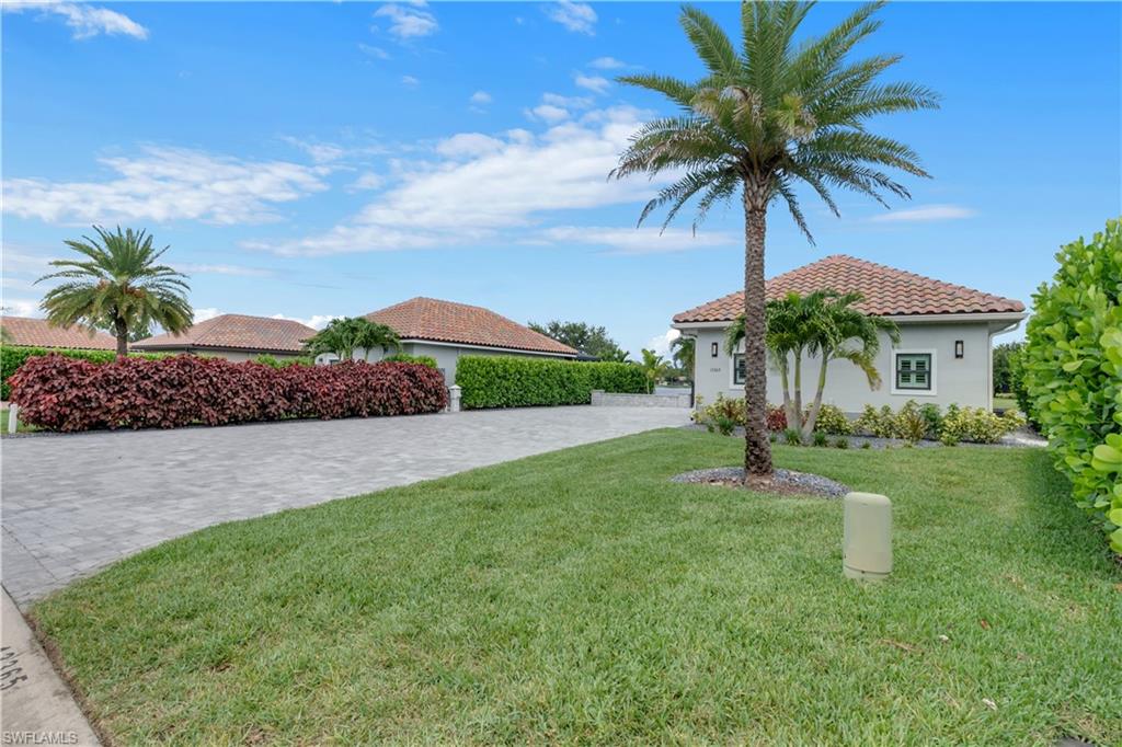 GOLDEN PALMS LUXURY MOTORCOACH RESORT - Land