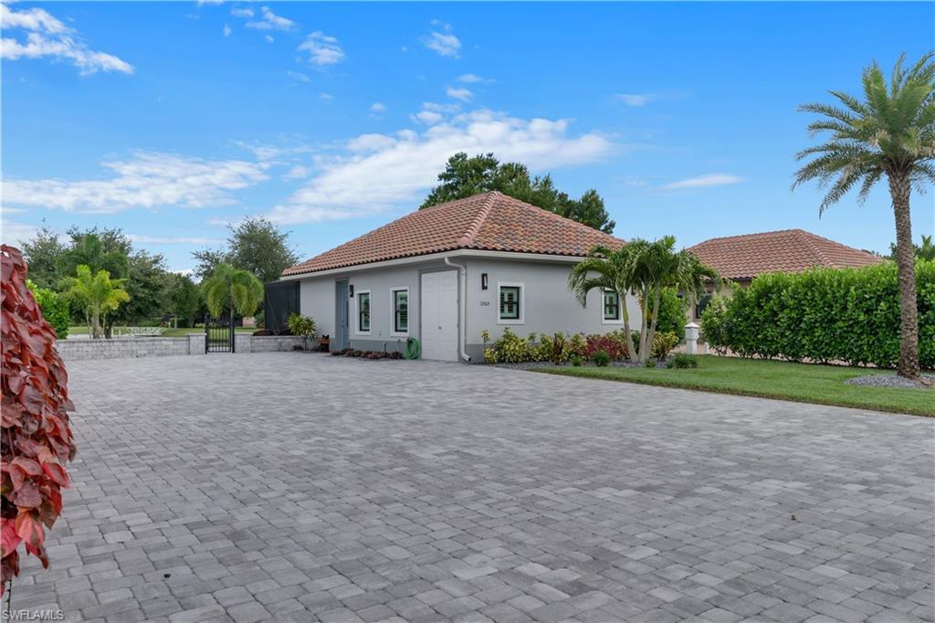 GOLDEN PALMS LUXURY MOTORCOACH RESORT - Land