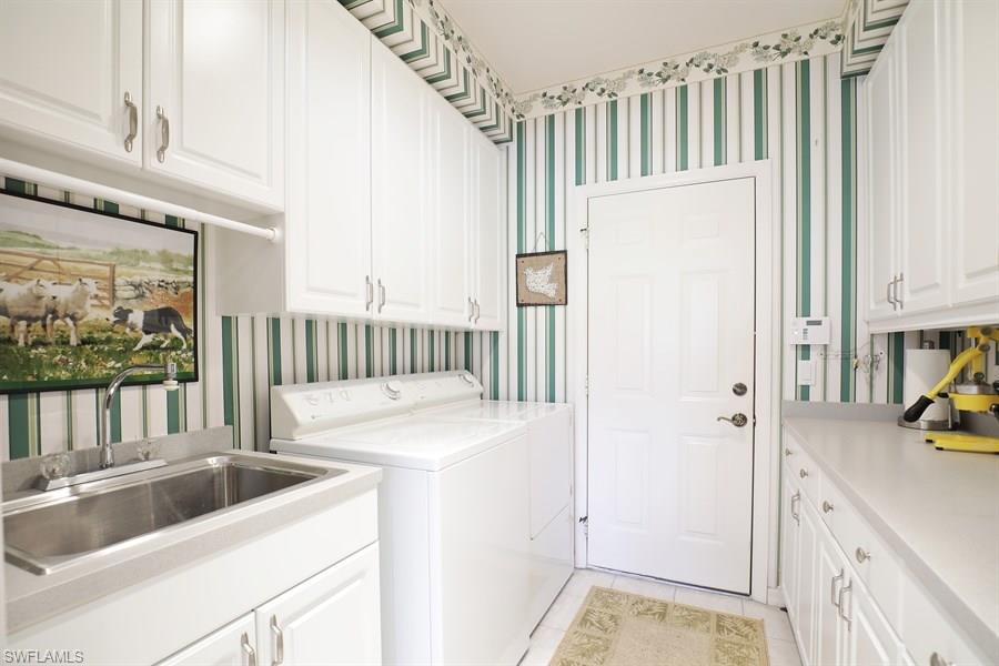 LONGSHORE LAKE - Residential