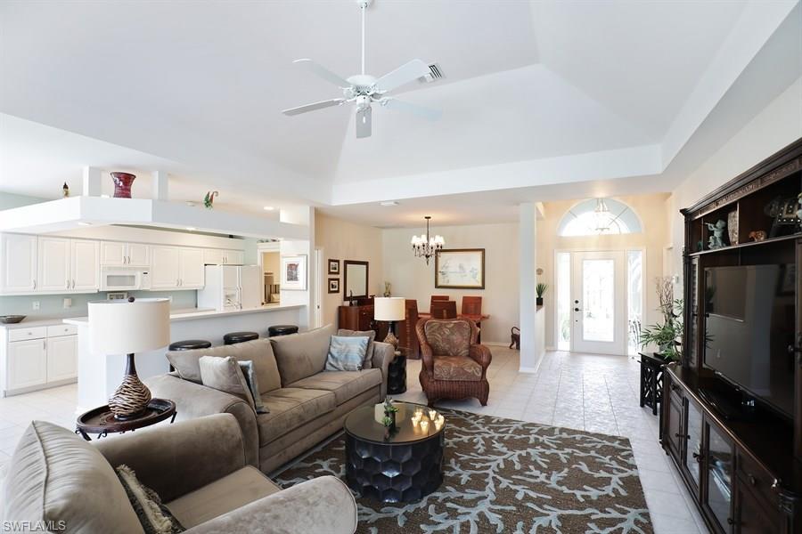 LONGSHORE LAKE - Residential