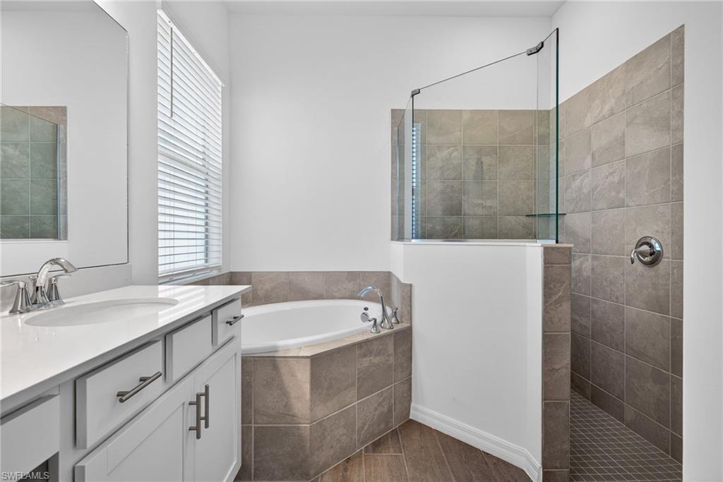 SANDY KEY - Residential