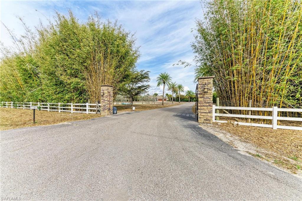 PUNTA GORDA ACRES - Residential