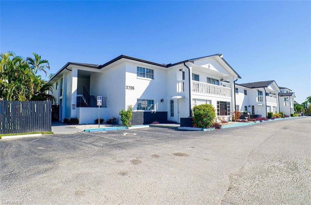 WINDSOR WEST - Residential