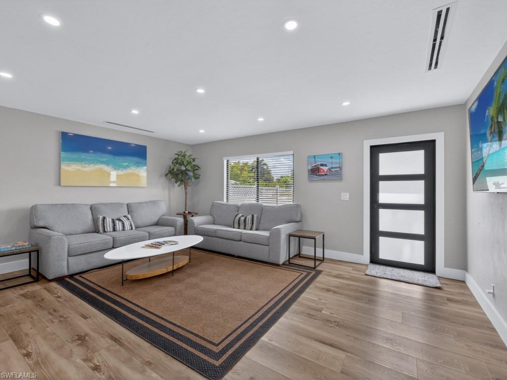 NAPLES PARK - Residential