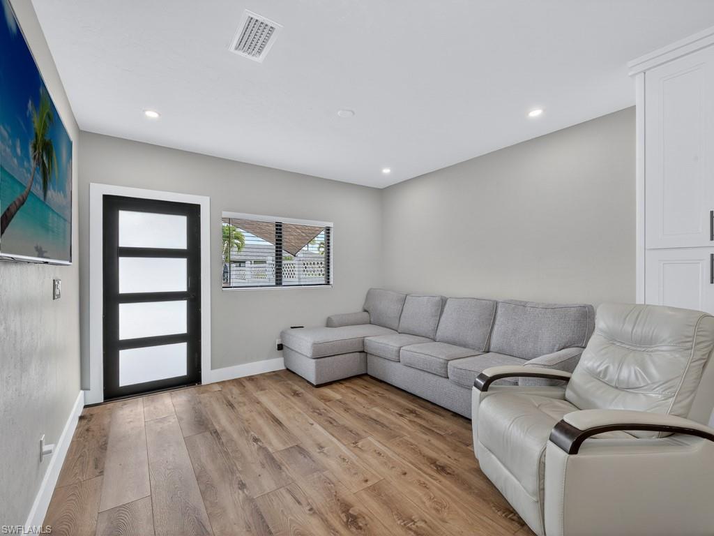 NAPLES PARK - Residential