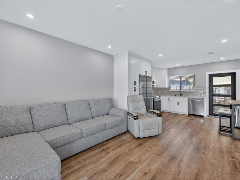 NAPLES PARK - Residential