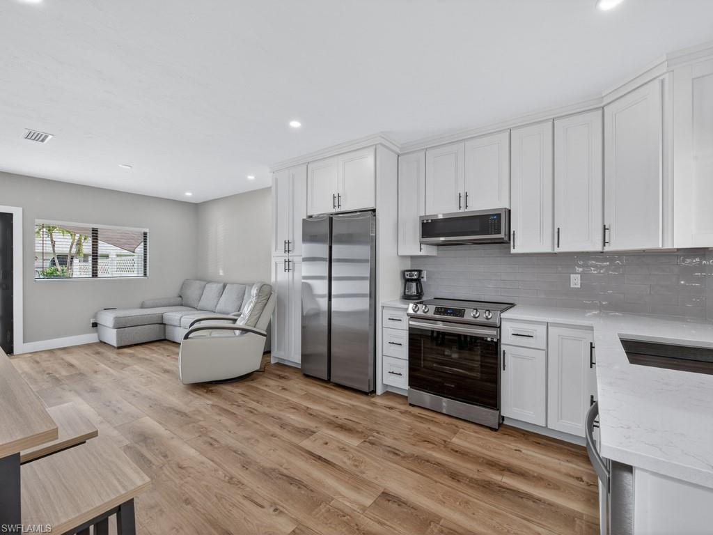 NAPLES PARK - Residential