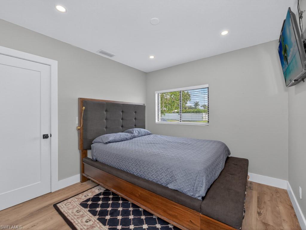 NAPLES PARK - Residential