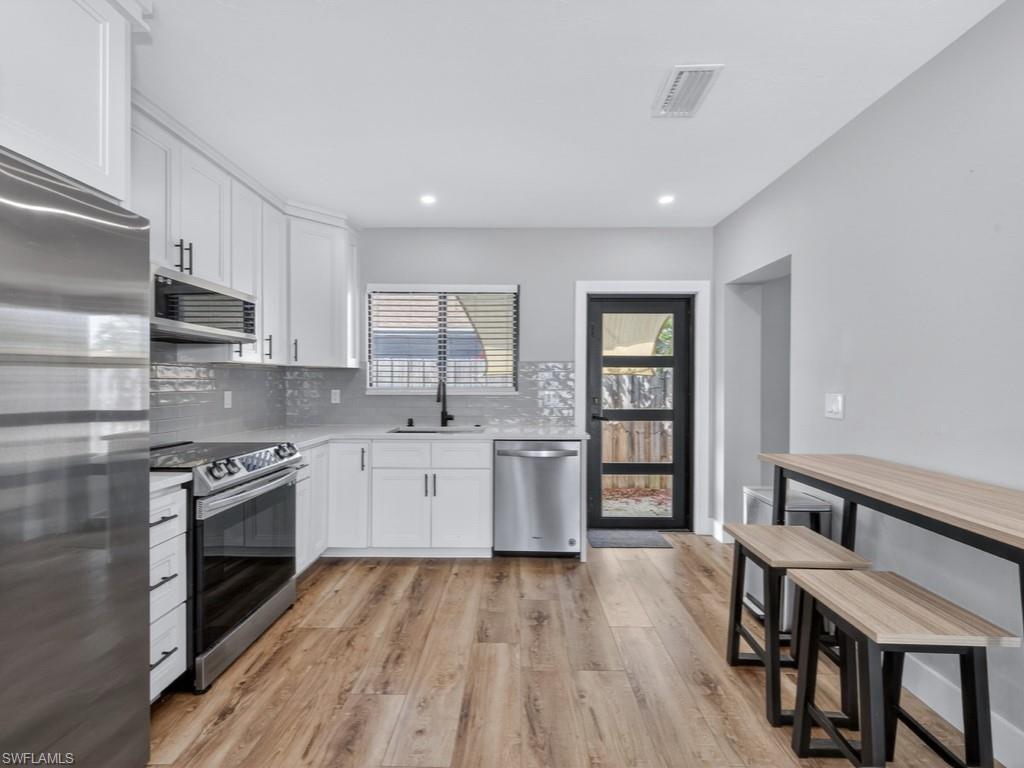 NAPLES PARK - Residential