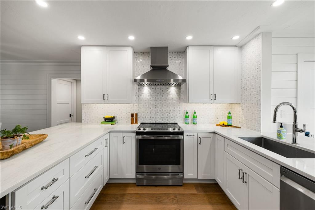 3135 Riviera DR B205