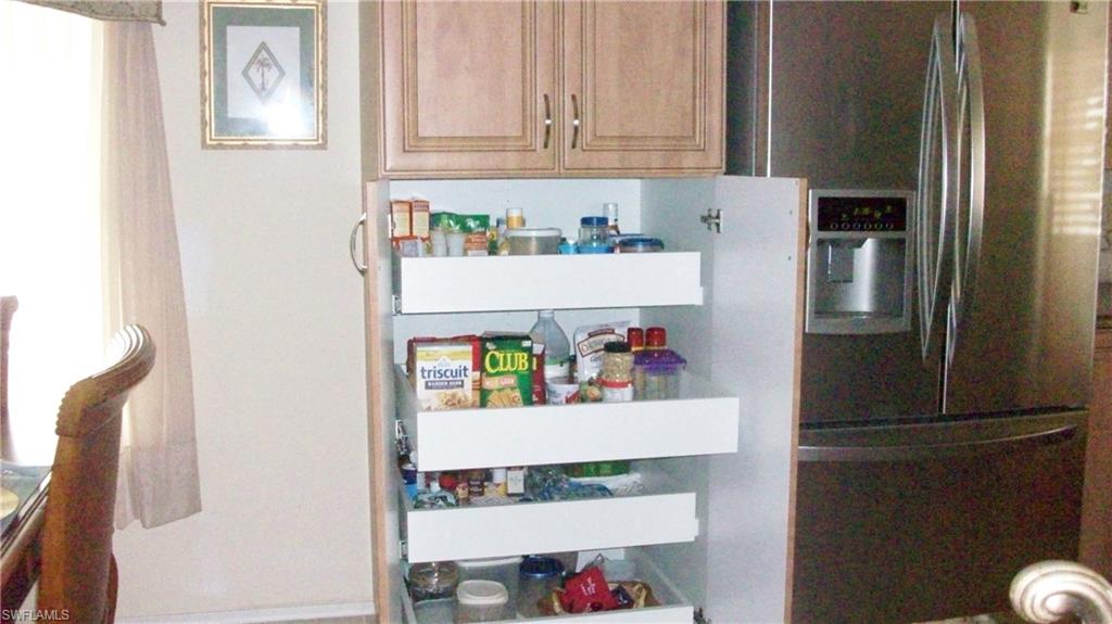 CRYSTAL LAKES - Residential