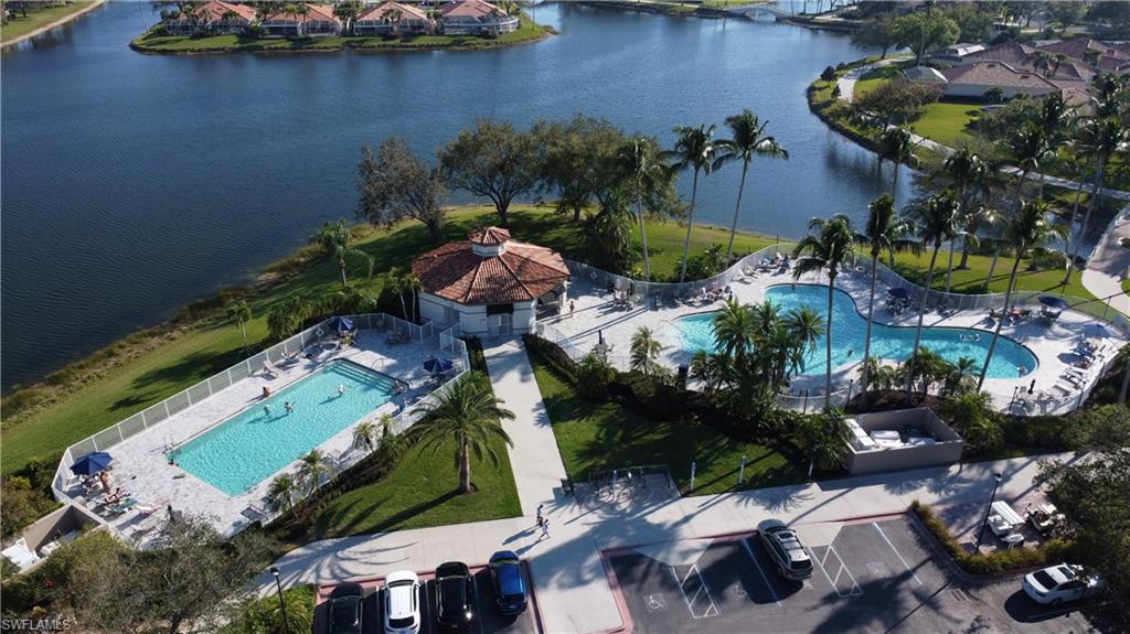 VILLAGE WALK - Residential