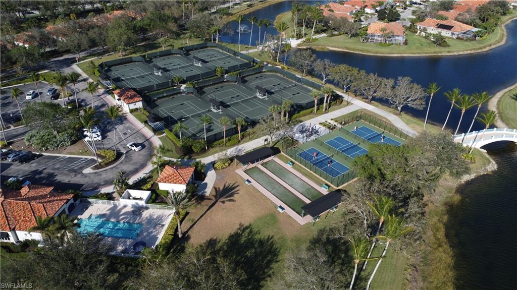 VILLAGE WALK - Residential