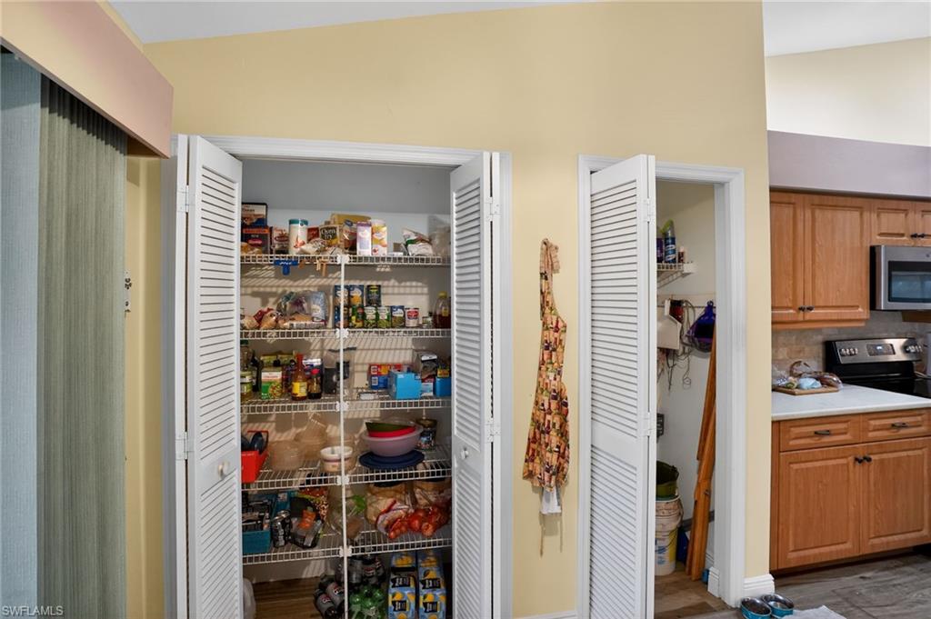 KELLY GREENS - Residential