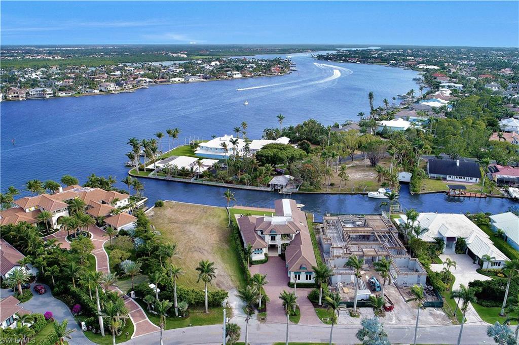 AQUALANE SHORES - Residential