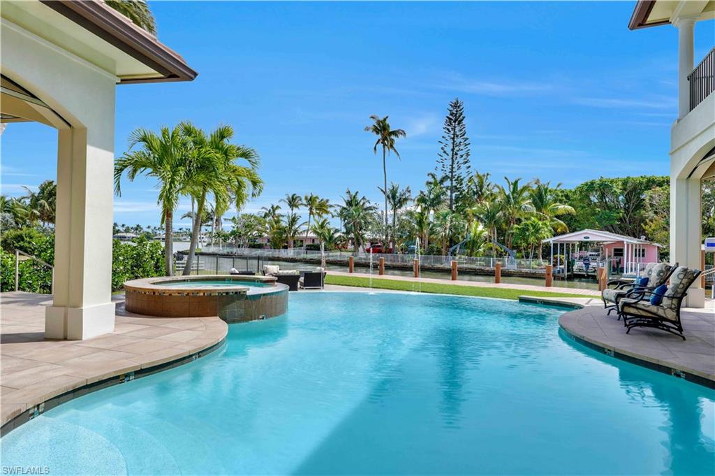 AQUALANE SHORES - Residential