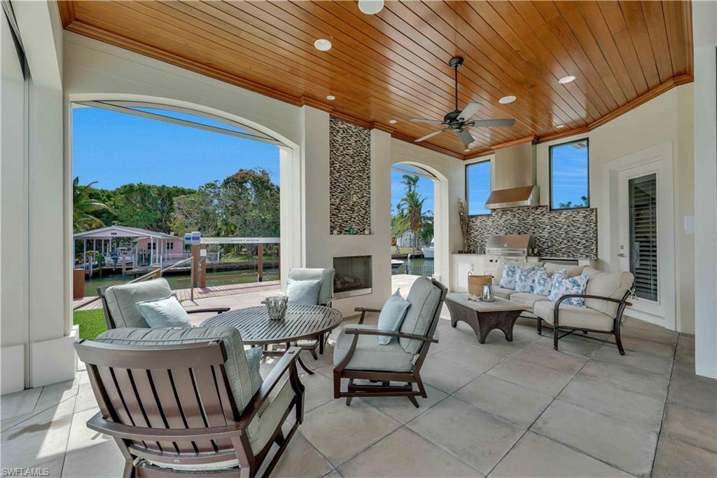 AQUALANE SHORES - Residential