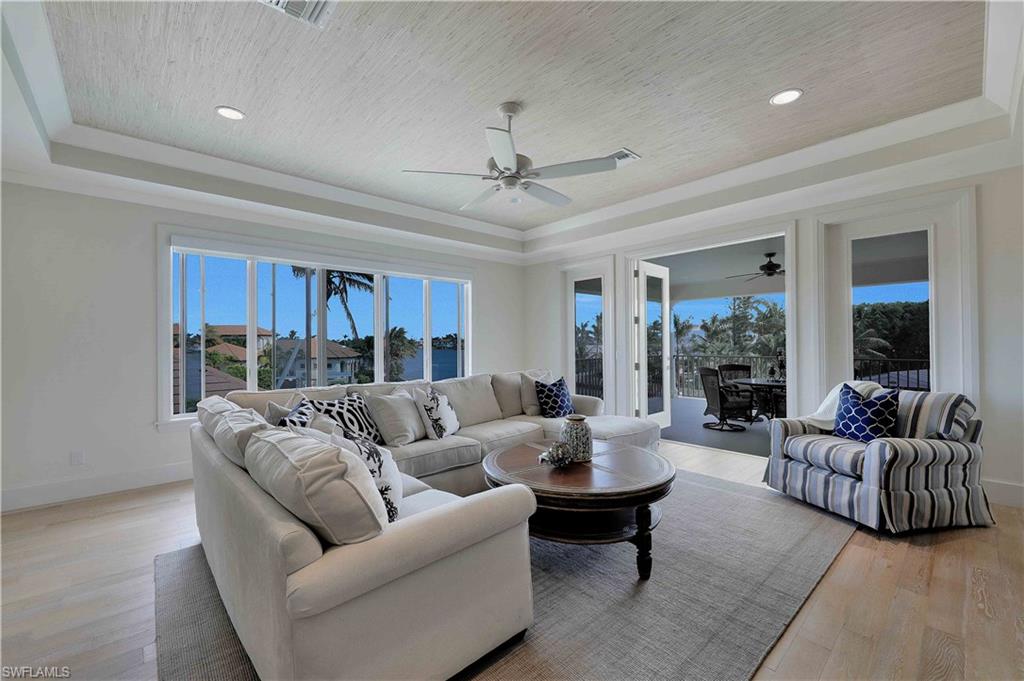 AQUALANE SHORES - Residential