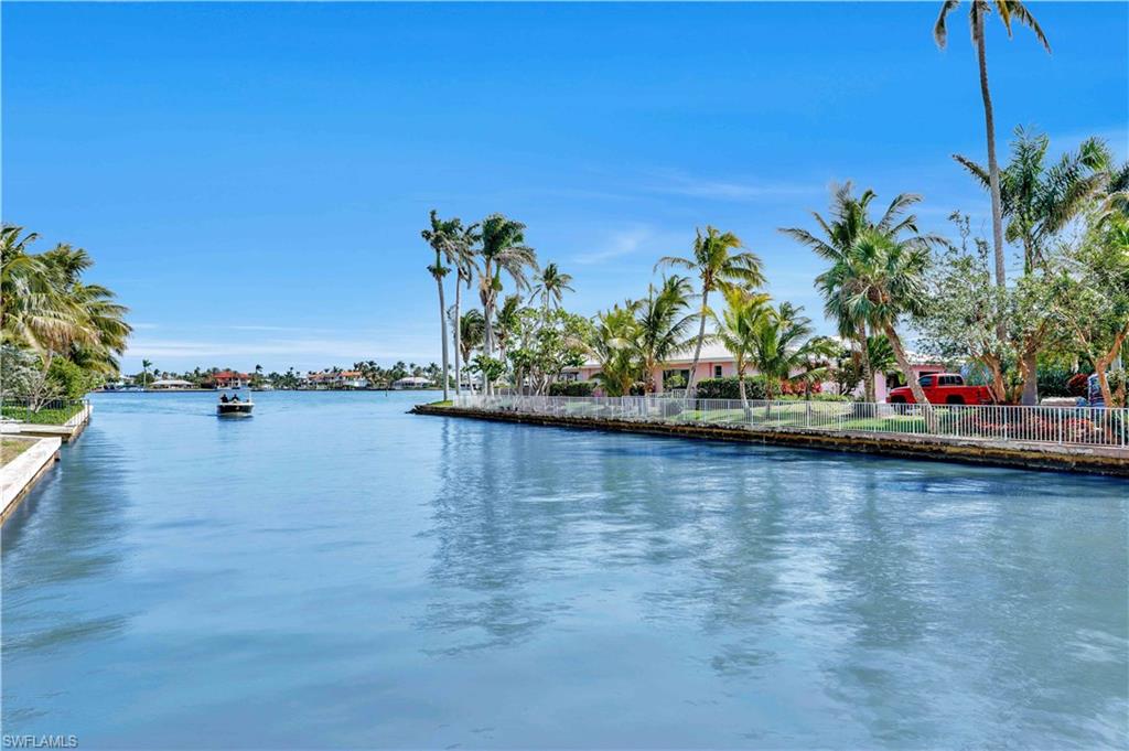 AQUALANE SHORES - Residential