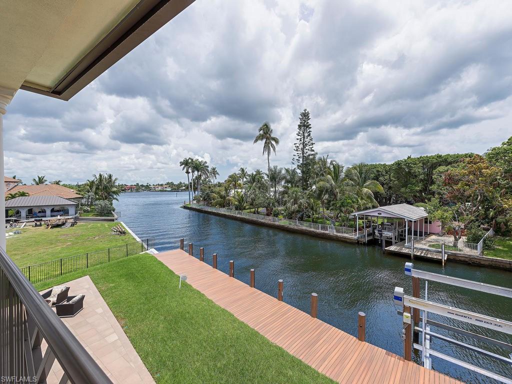 AQUALANE SHORES - Residential